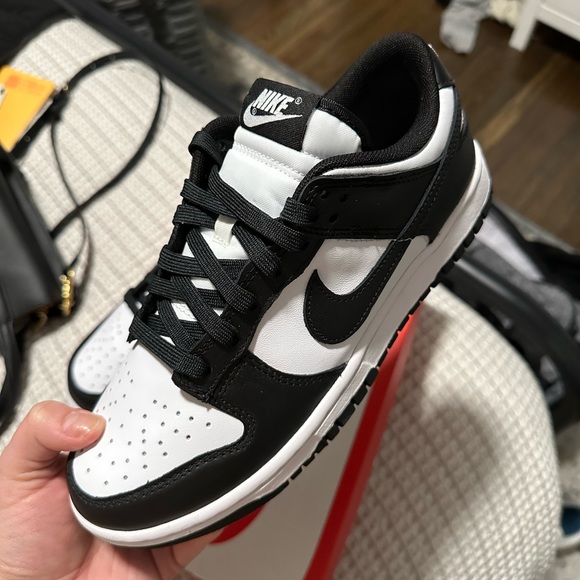 NWT Nike Dunk Low Panda 7M/8.5W - Picture 3 of 4